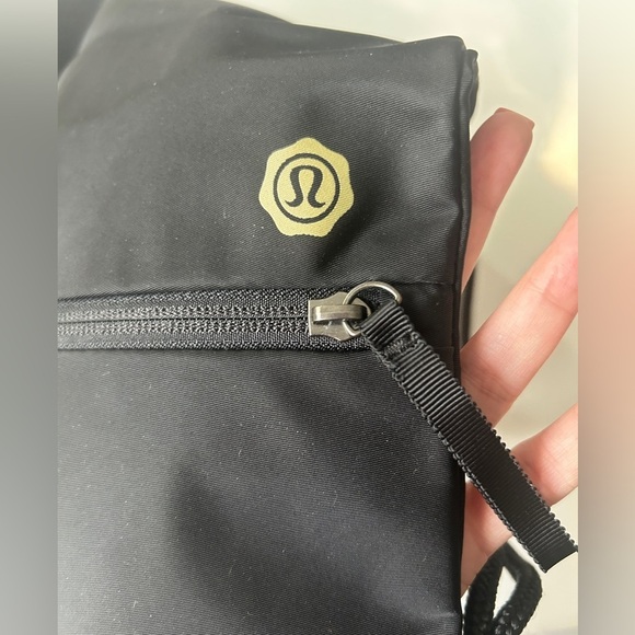 lululemon sling bag Athletica Everywhere Belt 1L (Asphalt Grey) : Sports & Outdoors this compact bag ensures Color:Dark Cherry Louis Vuitton Mens Backpacks Chef Knife